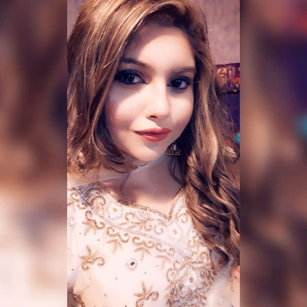 Meet your Posher, Lamia